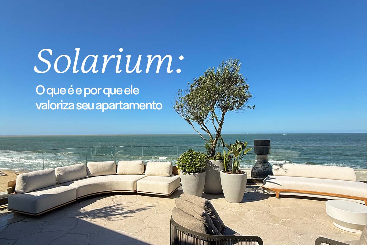 Solarium com vista para o mar em apartamento